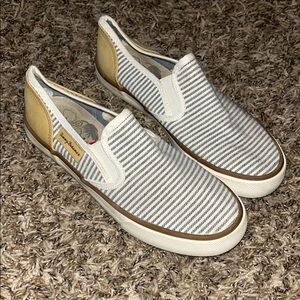 Tommy Bahama slip on shoes